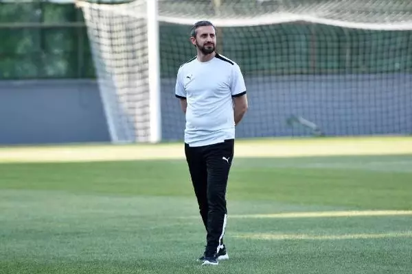 Manisa FK'da Özbalta sözleşme uzattı 7 Manisa FK'da Özbalta sözleşme uzattı