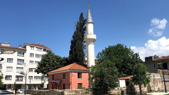 orumcek adam gibi tirmandigi pencereden camiy 5 14231572 o