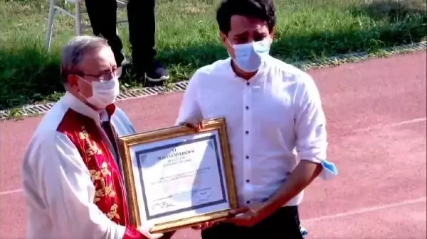 RÜYA KANSERDEN ÖLDÜ, MEZUNİYET TÖRENİNDE AĞABEYİYLE REKTÖR BİRBİRLERİNE SARILIP AĞLADI