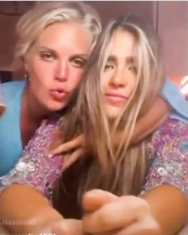 Takipçileri dondu kaldı! Instagram fenomeni Madison LeCroy'un canlı yayına göğüsleri açıldı