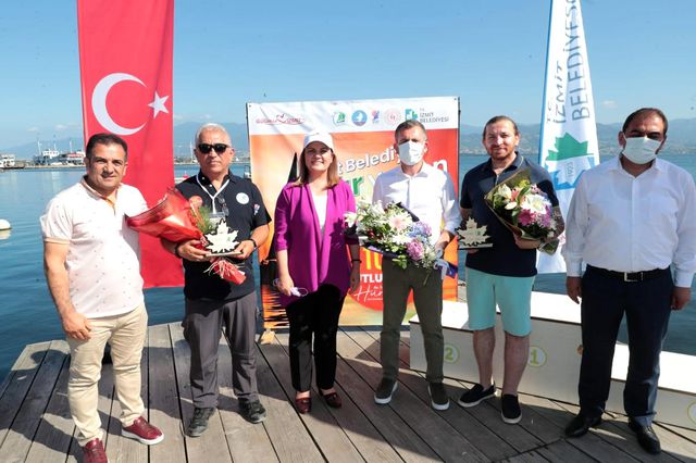 yelken yarislarinda sporculara odulleri veril 2 14233388 o