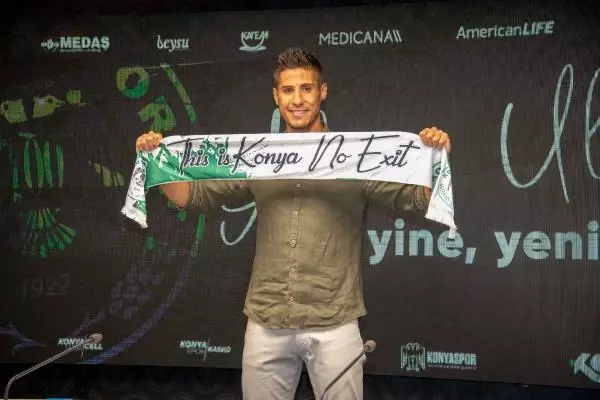 Yeni sezon hazırlıklarına başlayan Konyaspor, 4 oyuncuyla sözleşme imzaladı Yeni sezon hazırlıklarına başlayan Konyaspor, 4 oyuncuyla sözleşme imzaladı