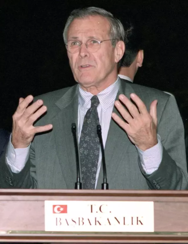 Afganistan ve Irak'ın işgalinin mimarı eski ABD Savunma Bakanı Rumsfeld öldü Afganistan ve Irak'ın işgalinin mimarı eski ABD Savunma Bakanı Rumsfeld öldü