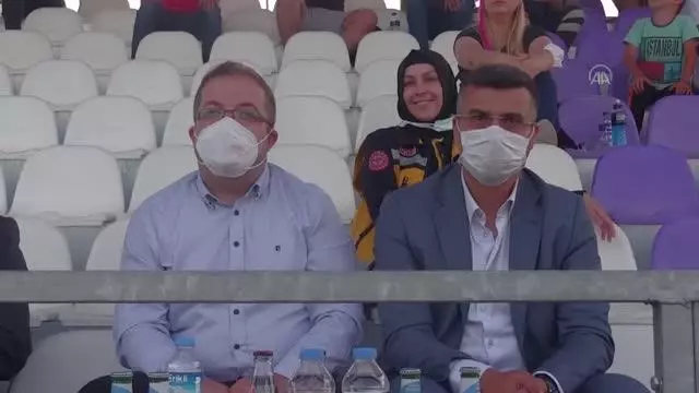 AFYONKARAHİSAR - 112 görevlileri Kovid-19 yorgunluğunu 'futbol turnuvası'yla attı AFYONKARAHİSAR - 112 görevlileri Kovid-19 yorgunluğunu 'futbol turnuvası'yla attı
