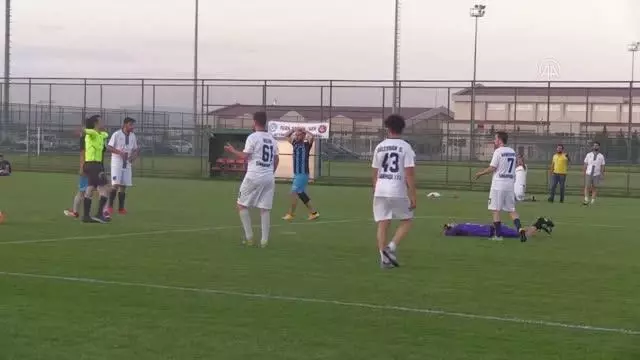 AFYONKARAHİSAR - 112 görevlileri Kovid-19 yorgunluğunu "futbol turnuvası"yla attı 3 AFYONKARAHİSAR - 112 görevlileri Kovid-19 yorgunluğunu 'futbol turnuvası'yla attı