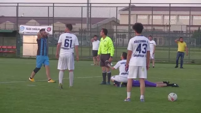 AFYONKARAHİSAR - 112 görevlileri Kovid-19 yorgunluğunu "futbol turnuvası"yla attı 4 AFYONKARAHİSAR - 112 görevlileri Kovid-19 yorgunluğunu 'futbol turnuvası'yla attı
