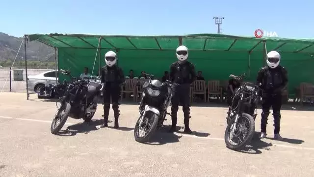 Son dakika haberleri... Afyonkarahisar'da motosikletli polis timi eğitimleri sürüyor