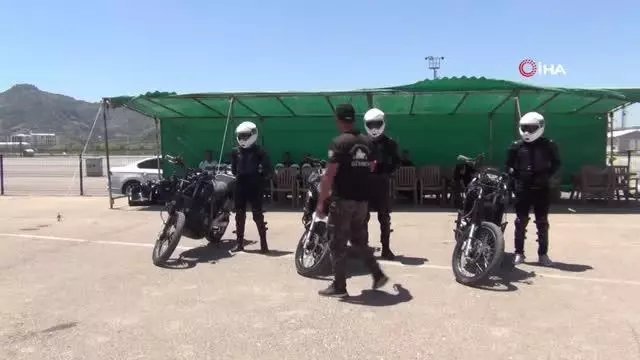 Son dakika haberleri... Afyonkarahisar'da motosikletli polis timi eğitimleri sürüyor