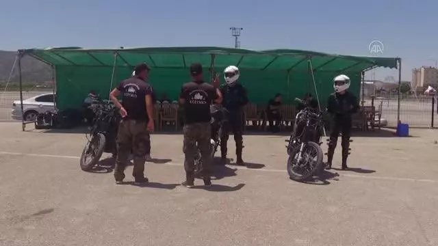 Son dakika haberi! AFYONKARAHİSAR - 'Yunuslar' timine katılacak polis memurları Motor Sporları Merkezi'nde eğitimden geçiyor
