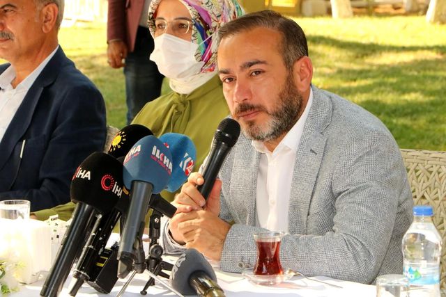 ak parti diyarbakir il baskani aydin gazeteci 3 14235970 o