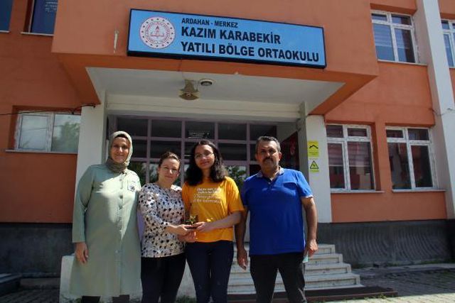 Ardahan'da LGS birincisi Eslem: İlk tercihim Galatasaray Lisesi