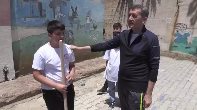 Milli Eğitim Bakanı Ziya Selçuk gençlerle rafting yaptı