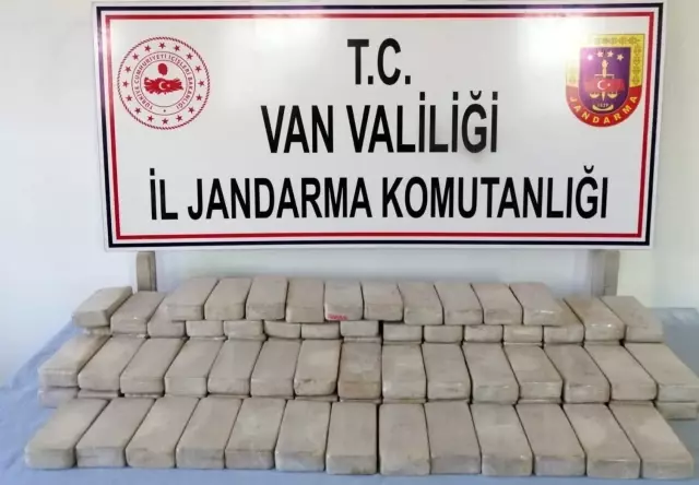 Son dakika haberi! Van'da 51,5 kilo eroin ele geçirildi: 2 gözaltı