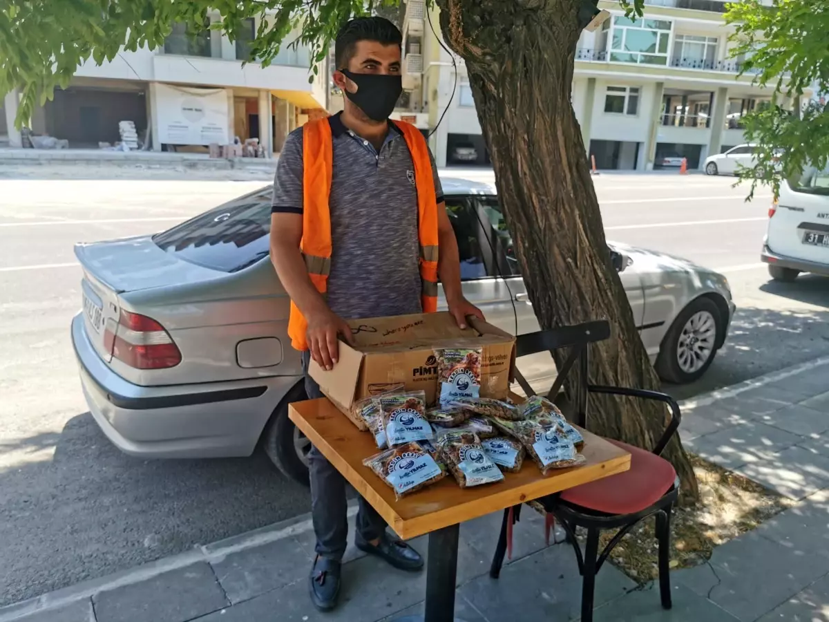 Can Yoldaşlarımız İçin Mama Dağıtıldı
