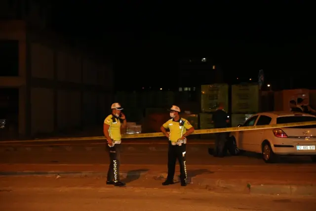 Son dakika haberi! ÇANAKKALE - Kayıp çocuk 6 saat sonra otomobilin içinde uyurken bulundu