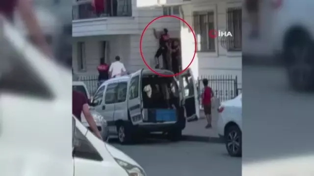 Esenyurt'ta gündüz vakti korku dolu anları Esenyurt'ta gündüz vakti korku dolu anları