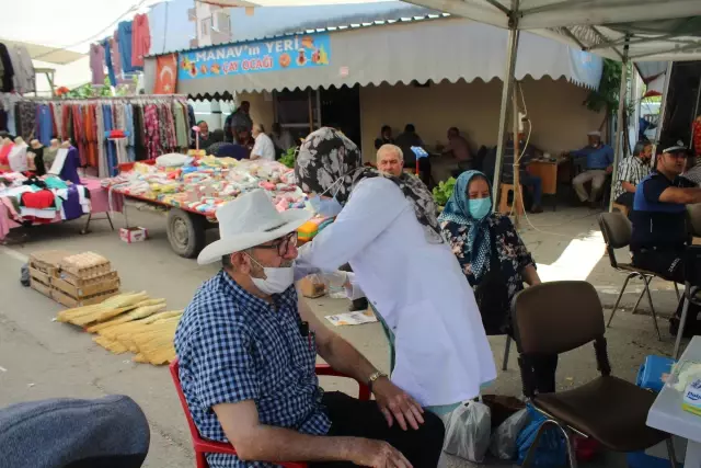 Ferizli'de halk pazarında Kovid-19 aşısı yapıldı