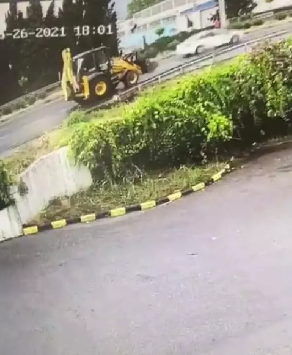 KEMALPAŞA'DA KEPÇE İLE OTOMOBİLİN ÇARPIŞTIĞI, 1 KİŞİNİN ÖLDÜĞÜ KAZANIN GÖRÜNTÜLERİ ORTAYA ÇIKTI KEMALPAŞA'DA KEPÇE İLE OTOMOBİLİN ÇARPIŞTIĞI, 1 KİŞİNİN ÖLDÜĞÜ KAZANIN GÖRÜNTÜLERİ ORTAYA ÇIKTI