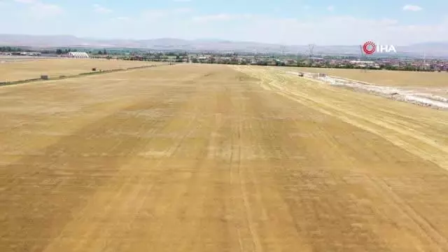 Konya'da atıl araziler ekilip hasadı yapıldı geliri vatandaşa aktarılacak