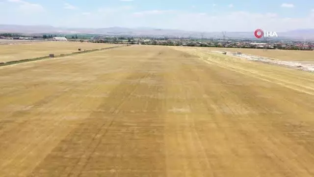 Konya'da atıl araziler ekilip hasadı yapıldı geliri vatandaşa aktarılacak
