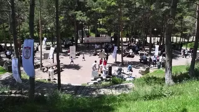 Koruyucu aile ve adayları '30 Haziran Koruyucu Aile Günü' kapsamında şenlikte buluştu Koruyucu aile ve adayları '30 Haziran Koruyucu Aile Günü' kapsamında şenlikte buluştu
