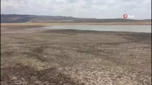 Kuraklık Bingöl'ün içme suyunu yüzde 32'i azalttı, başkan tasarruf çağrısında bulundu Kuraklık Bingöl'ün içme suyunu yüzde 32'i azalttı, başkan tasarruf çağrısında bulundu