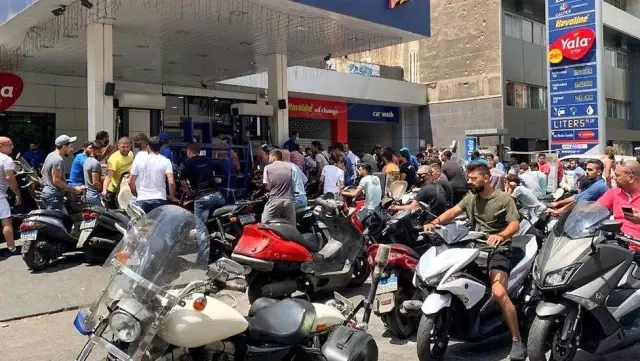 Lübnan'da ekonomik kriz: Bir banka mevduat sahiplerince basıldı, bankalar şubelerini bir gün kapattı