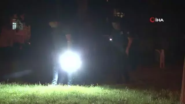 Parkta oturan genç maganda kurşunuyla yaralandı Parkta oturan genç maganda kurşunuyla yaralandı