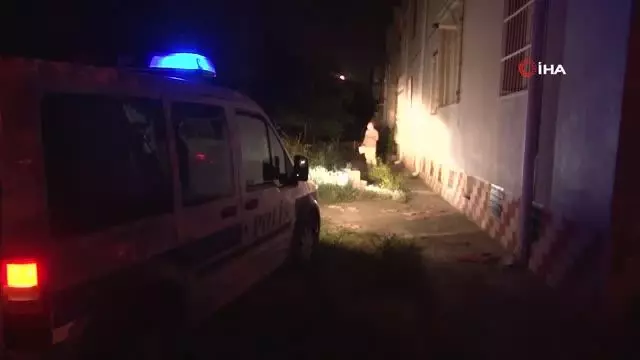 Parkta oturan genç maganda kurşunuyla yaralandı