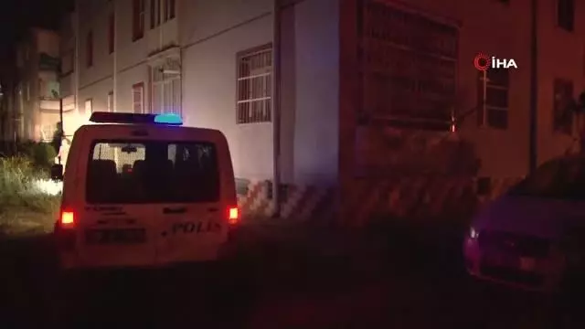 Parkta oturan genç maganda kurşunuyla yaralandı