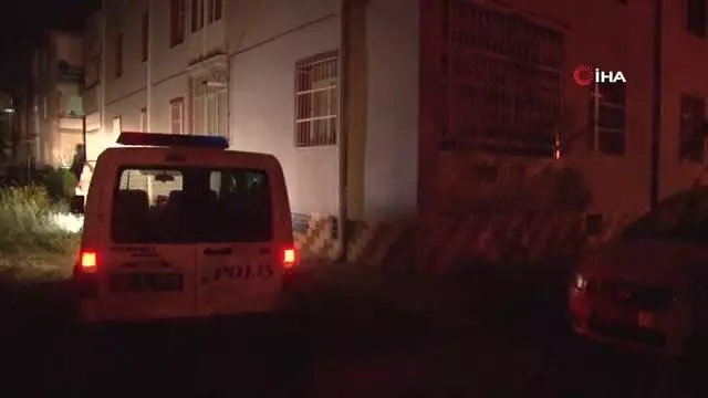 Parkta oturan genç maganda kurşunuyla yaralandı