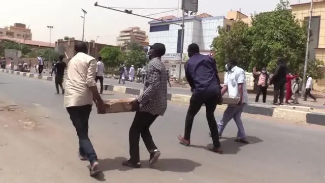 Sudan'da polis hükümet karşıtı göstericileri göz yaşartıcı gazla dağıttı Sudan'da polis hükümet karşıtı göstericileri göz yaşartıcı gazla dağıttı
