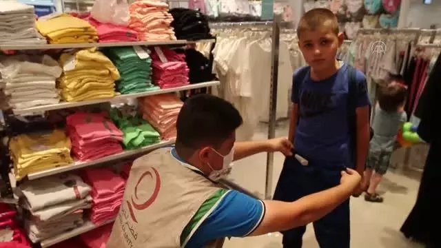 Suriyeli yetimlere giysi ve ayakkabı yardımı yapıldı