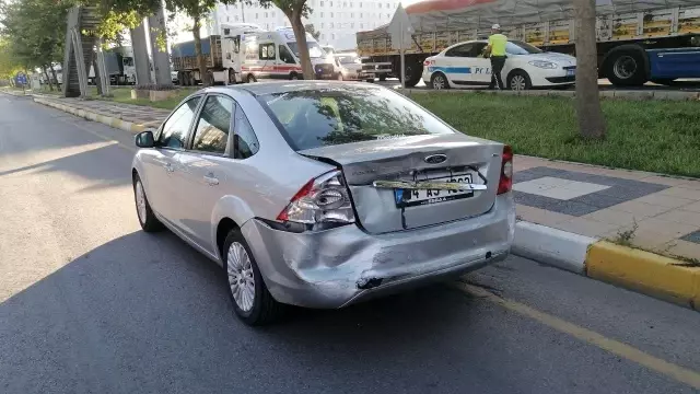 Üç aracın karıştığı kazada 1 kişi yaralandı