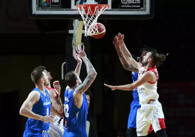 12 Dev Adam, Olimpiyat Elemeleri'nde yarı finalde