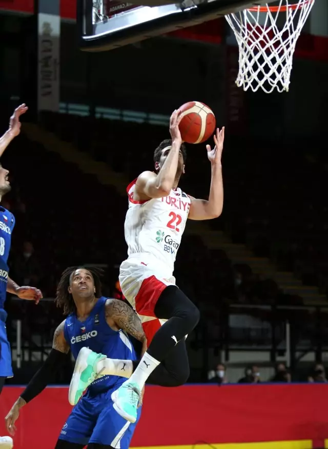 12 Dev Adam, Olimpiyat Elemeleri'nde yarı finalde
