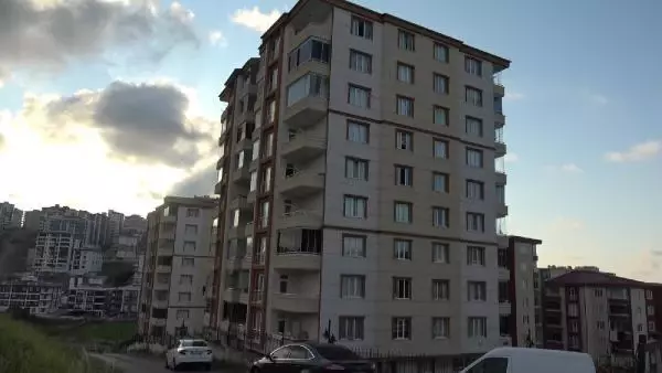 5'inci katın balkonundan düşüp ölen üniversiteli Berkay toprağa verildi