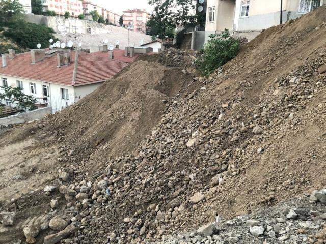 Başkent'te panik! İnşaat çalışma nedeniyle temeli zarar gören 4 bina ve çevresi boşaltıldı