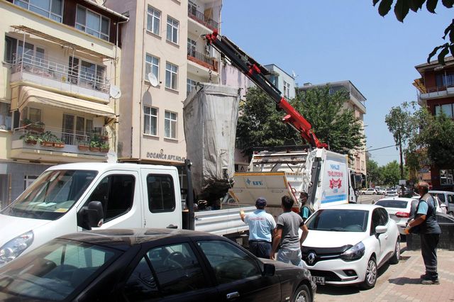 bir poset altinini cop sanip attigini esinden 2 14238503 o