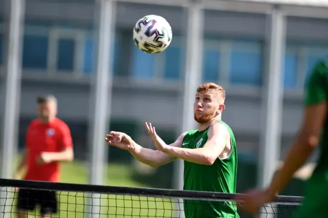 Bursaspor 6 eksikle çalışmalarına devam etti