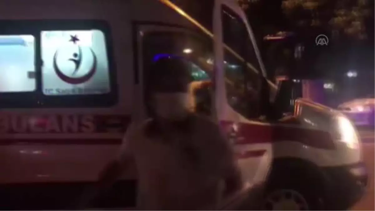 Caddede bıçaklı saldırıya uğrayan kişi yaralandı