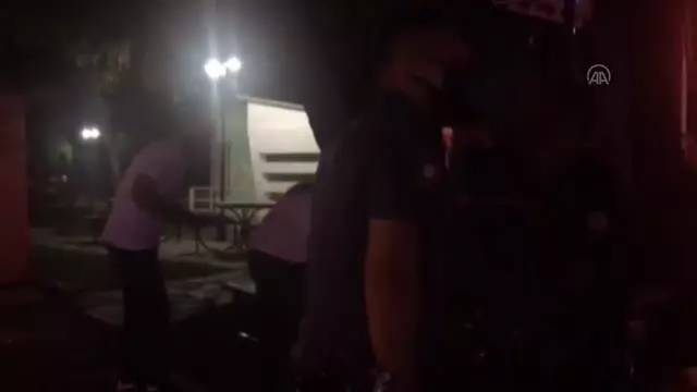 Caddede bıçaklı saldırıya uğrayan kişi yaralandı