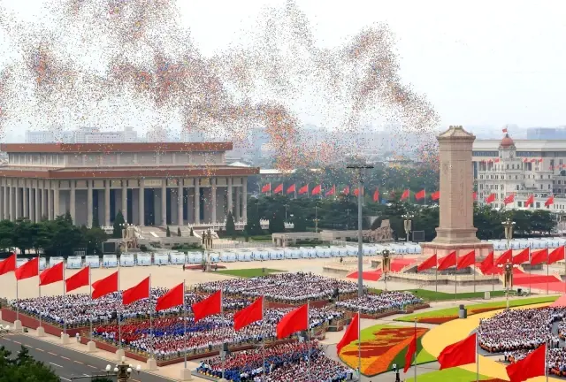 Çin Devlet Başkanı Xi: Hegemonyaya ve güç siyasetine karşıyız Bizi ezmeye çalışanlar, kendini 1.4 milyar Çinlinin et ve kemikleriyle oluşturduğu...