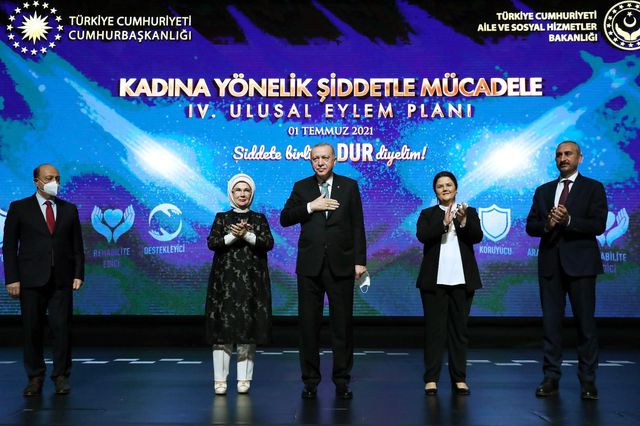 cumhurbaskani erdogan kadina karsi siddetle 10 14238327 o