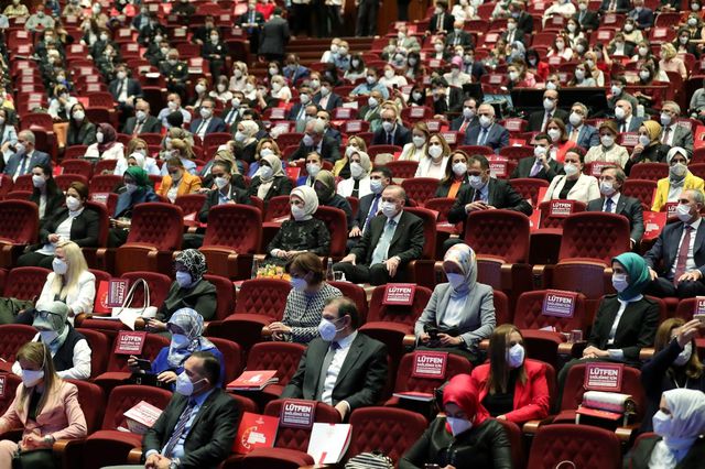 cumhurbaskani erdogan kadina karsi siddetle 11 14238327 o