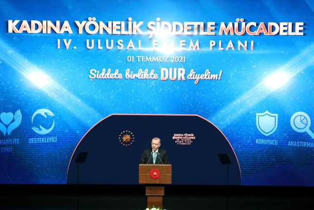 cumhurbaskani erdogan kadina karsi siddetle 20 14238327 o