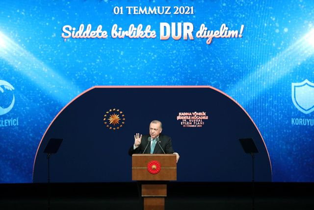 cumhurbaskani erdogan kadina karsi siddetle 23 14238327 o