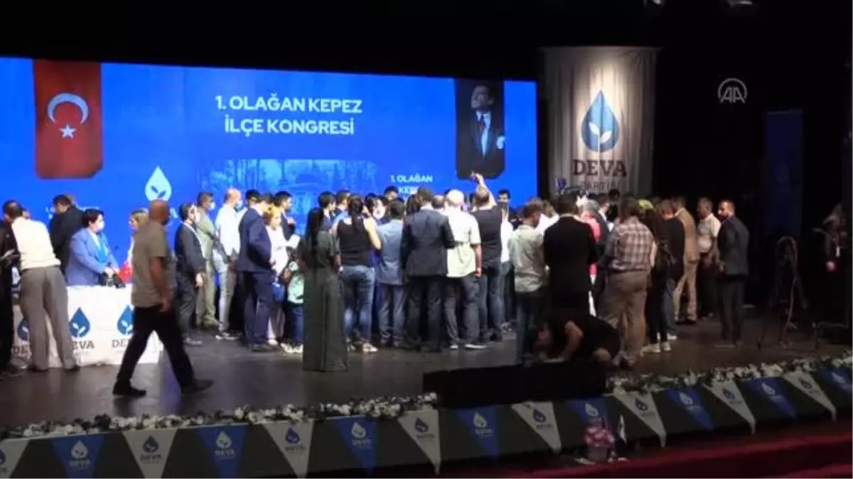 DEVA Partisi Genel Başkanı Babacan: