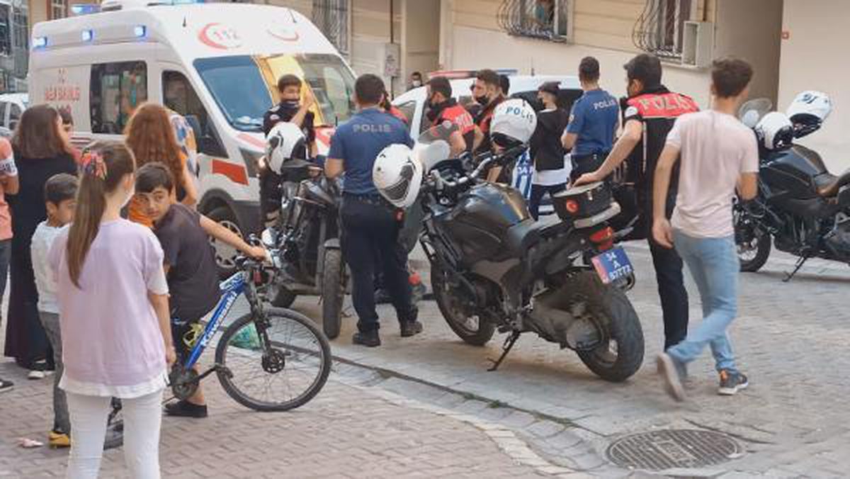 ESENYURT'TA AİLELERİN SOPALI KAVGASINDA 2 KİŞİ YARALANDI
