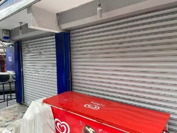 Son dakika haberi! GAZİOSMANPAŞA'DA TEKEL BAYİSİNE POMPALI SALDIRI KAMERADA